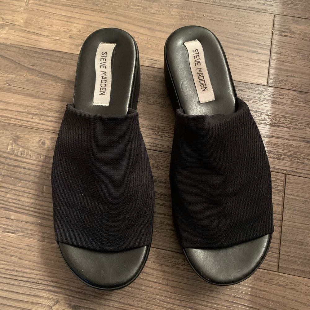 Steve Madden black slip on sandals